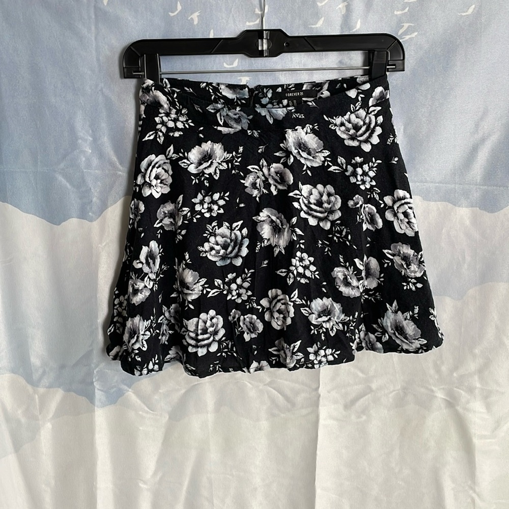 ⭐️ Floral A line mini skirt
